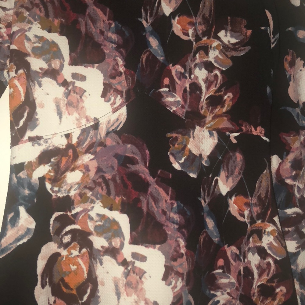 Fun Floral Dress Designed by Ivanka Trump - Picture 4 of 4